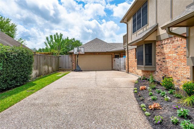 2711 Bent Tree Trail, League City, TX 77573