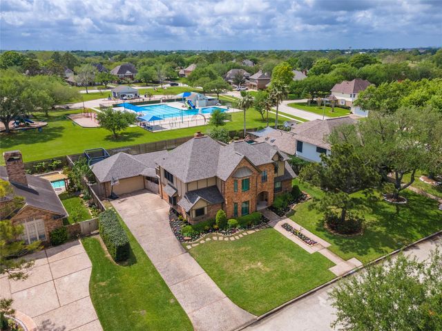 2711 Bent Tree Trail, League City, TX 77573