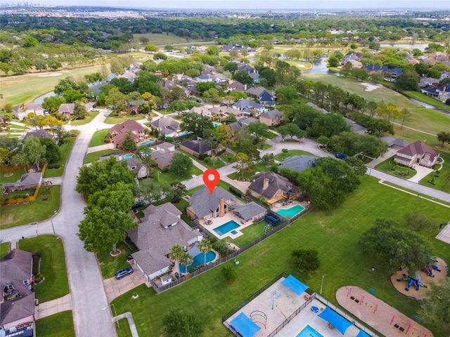 2711 Bent Tree Trail, League City, TX 77573