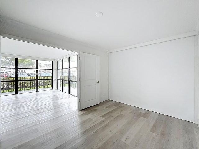 1000 Parkview Dr 121, Hallandale Beach, FL 33009