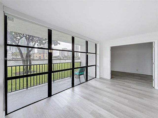 1000 Parkview Dr 121, Hallandale Beach, FL 33009