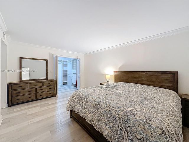 1000 Parkview Dr 121, Hallandale Beach, FL 33009