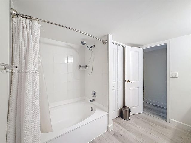 1000 Parkview Dr 121, Hallandale Beach, FL 33009