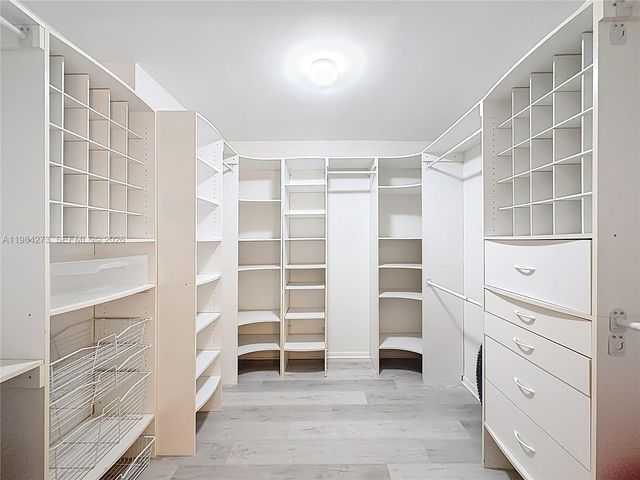 1000 Parkview Dr 121, Hallandale Beach, FL 33009