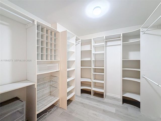 1000 Parkview Dr 121, Hallandale Beach, FL 33009