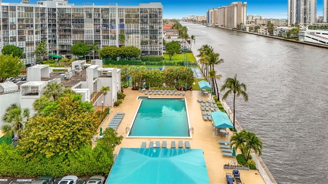 1000 Parkview Dr 121, Hallandale Beach, FL 33009