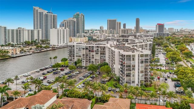 1000 Parkview Dr 121, Hallandale Beach, FL 33009