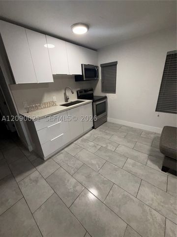 2020 Washington St 4, Hollywood, FL 33020