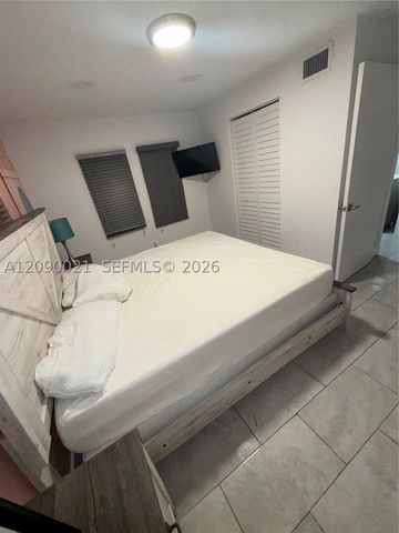 2020 Washington St 4, Hollywood, FL 33020