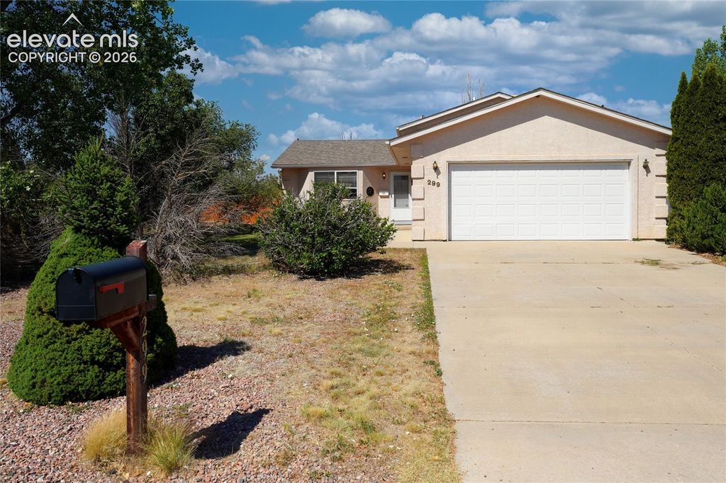 299 S Falcon Drive, Pueblo, CO 81007 — exterior