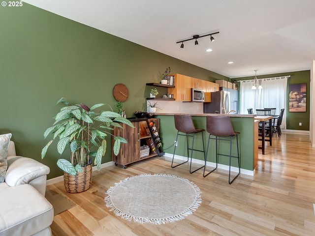 16685 Sw BASELINE Rd, Beaverton, OR 97006
