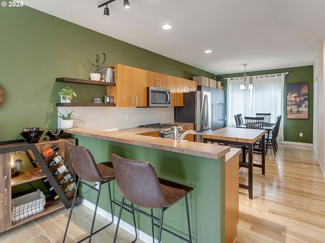 16685 Sw BASELINE Rd, Beaverton, OR 97006