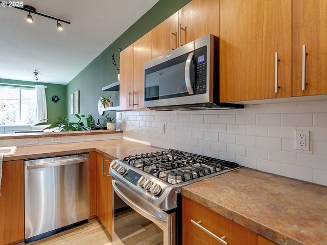16685 Sw BASELINE Rd, Beaverton, OR 97006