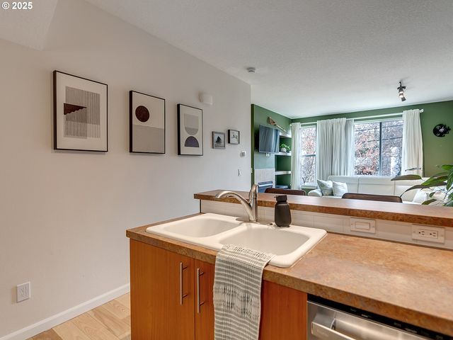 16685 Sw BASELINE Rd, Beaverton, OR 97006