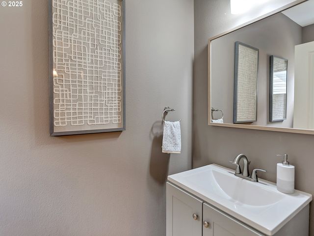 16685 Sw BASELINE Rd, Beaverton, OR 97006
