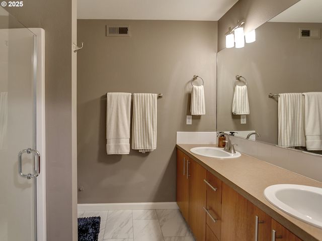 16685 Sw BASELINE Rd, Beaverton, OR 97006