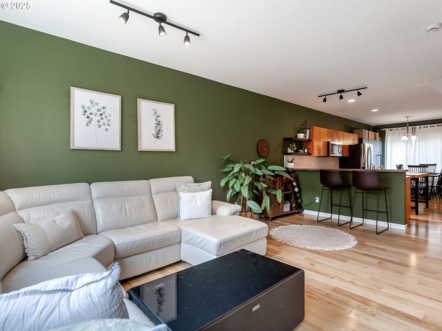 16685 Sw BASELINE Rd, Beaverton, OR 97006