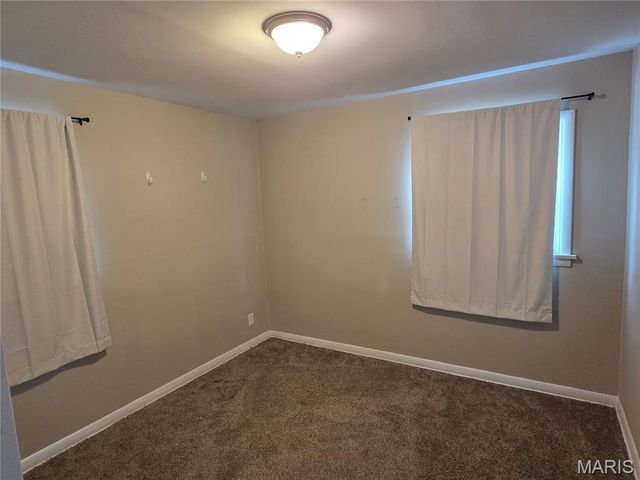 945 Edgehill Drive, Ferguson, MO 63135