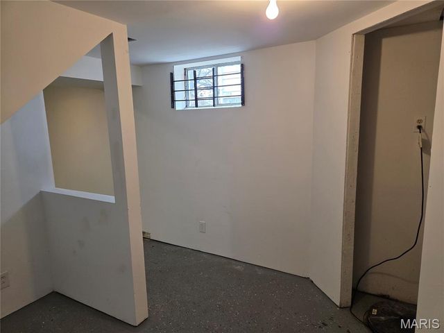 945 Edgehill Drive, Ferguson, MO 63135