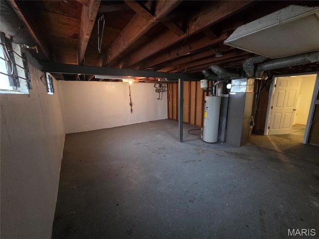 945 Edgehill Drive, Ferguson, MO 63135