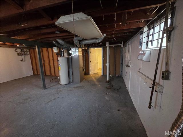 945 Edgehill Drive, Ferguson, MO 63135