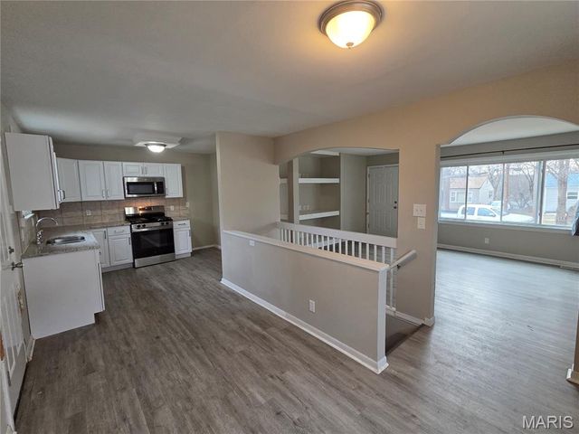 945 Edgehill Drive, Ferguson, MO 63135