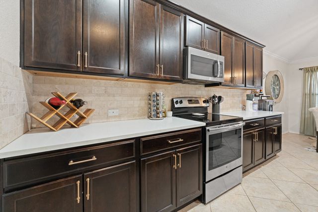 425 Peach Lane, Burleson, TX 76028