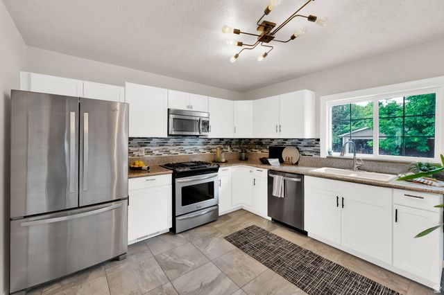 1216 E CRANDALL AVE, Salt Lake City, UT 84106
