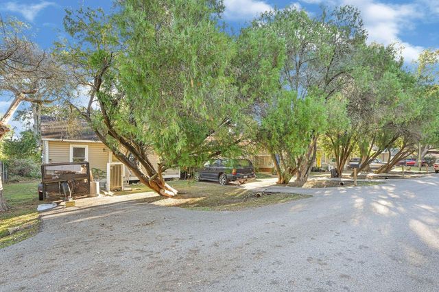 404 West 3rd St, League City, TX 77573