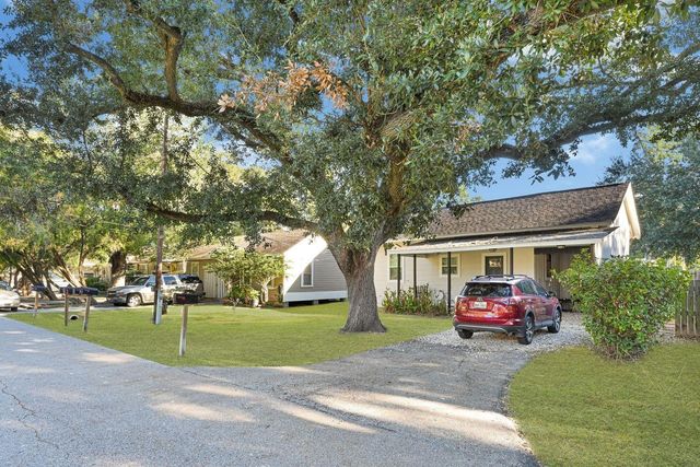 404 West 3rd St, League City, TX 77573