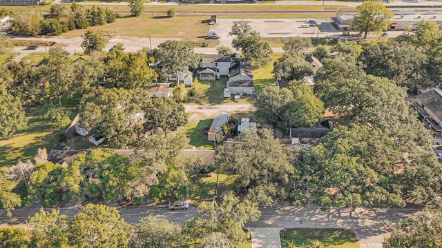 404 West 3rd St, League City, TX 77573