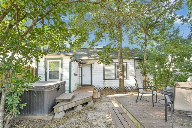 404 West 3rd St, League City, TX 77573