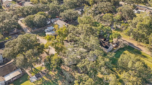 404 West 3rd St, League City, TX 77573