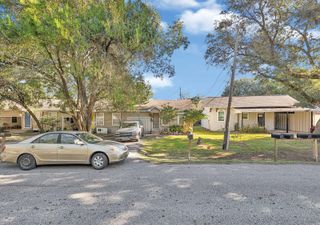 404 West 3rd St, League City, TX 77573