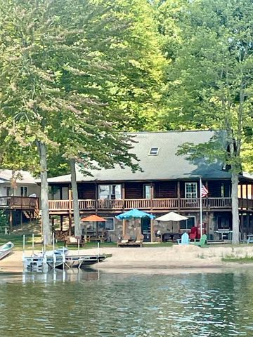 16211 Pretty Lake Drive, Mecosta, MI 49332