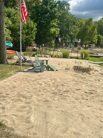 16211 Pretty Lake Drive, Mecosta, MI 49332