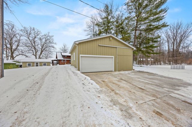 16211 Pretty Lake Drive, Mecosta, MI 49332