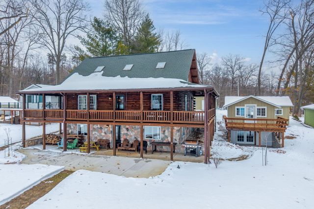 16211 Pretty Lake Drive, Mecosta, MI 49332