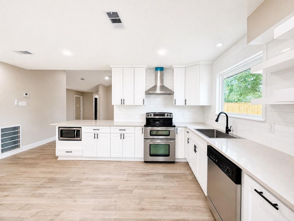 6702 Kearney Drive, Richmond, TX 77469