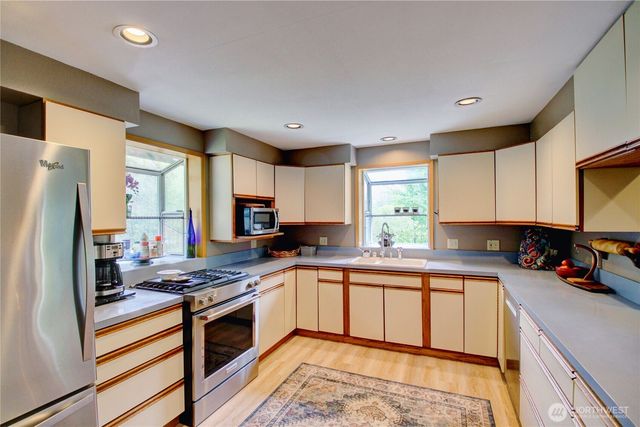 15 Tee Place, Bellingham, WA 98229
