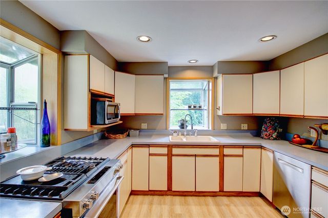 15 Tee Place, Bellingham, WA 98229