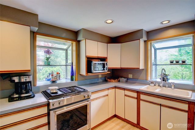 15 Tee Place, Bellingham, WA 98229