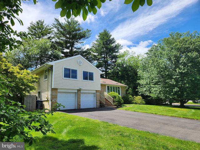 3 VANDERVEER DR, Lawrenceville, NJ 08648