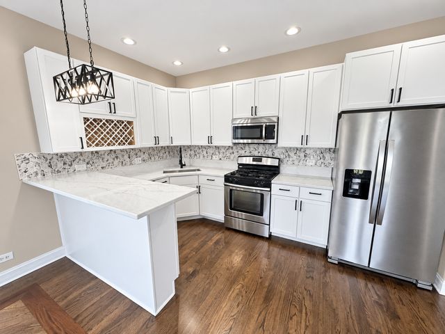 543 E 43rd Street 2E, Chicago, IL 60653