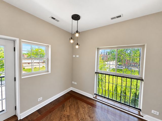 543 E 43rd Street 2E, Chicago, IL 60653