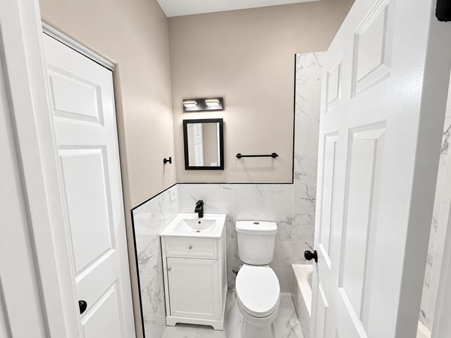 543 E 43rd Street 2E, Chicago, IL 60653