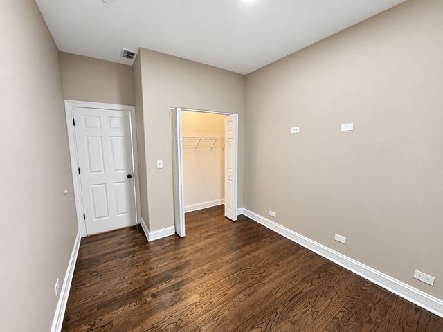 543 E 43rd Street 2E, Chicago, IL 60653