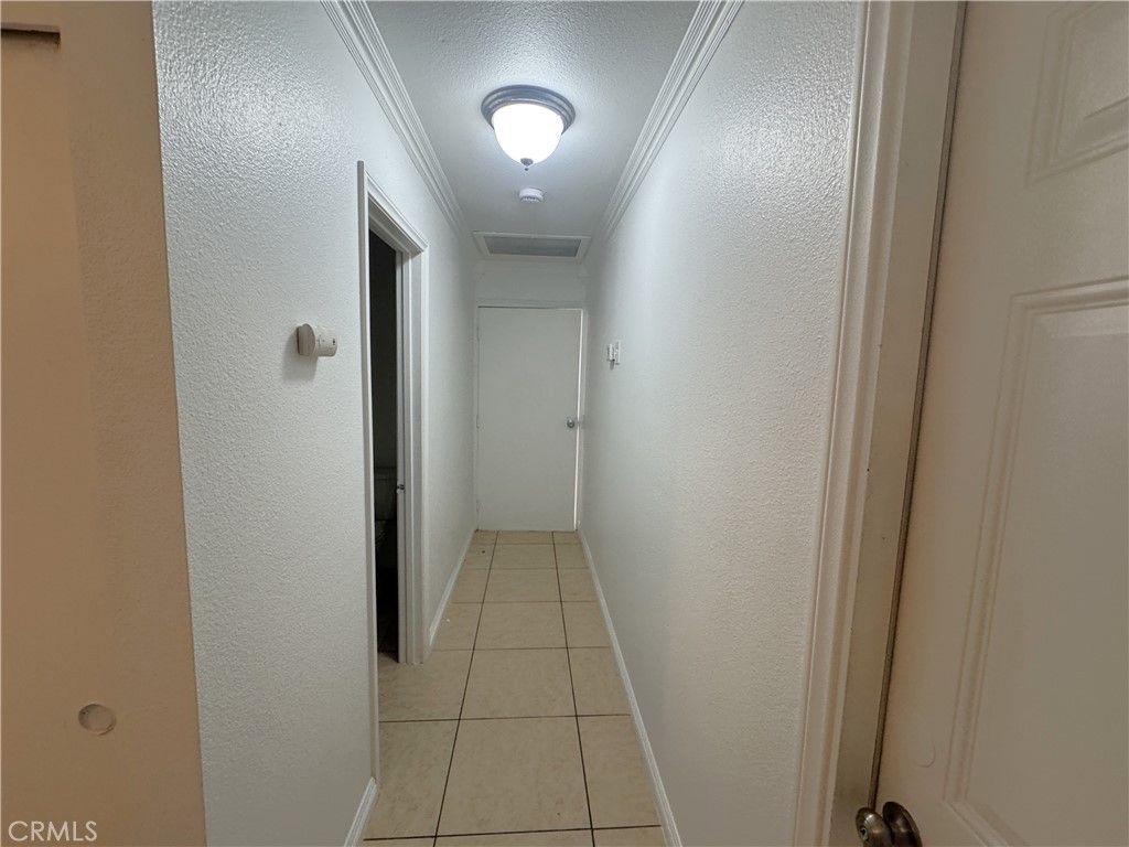 Image 13 of property listing at 6301 Arden Avenue, Highland, CA 92346