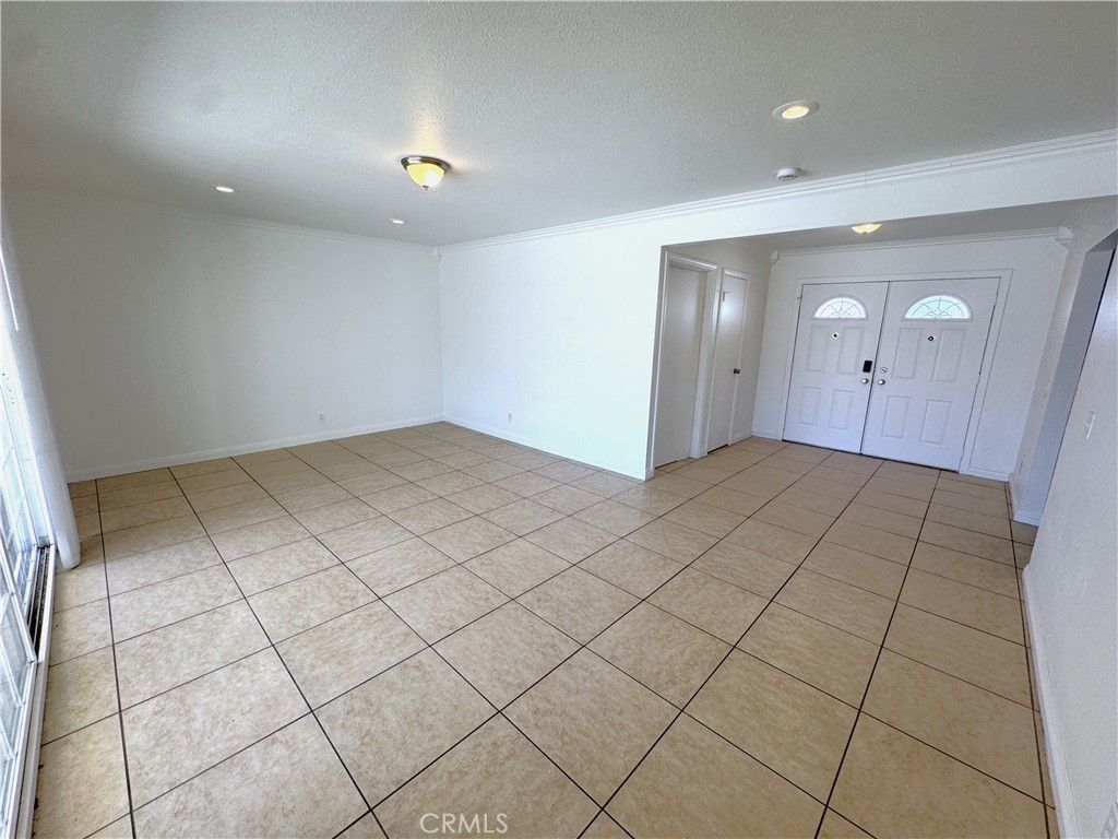 Image 2 of property listing at 6301 Arden Avenue, Highland, CA 92346