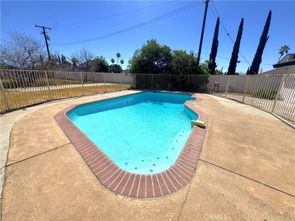 Image 26 of property listing at 6301 Arden Avenue, Highland, CA 92346